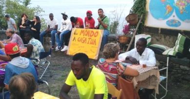 Migranti, quei 35 euro tra cattiva gestione, propaganda e falsità Migranti, quei 35 euro tra cattiva gestione, propaganda e falsità