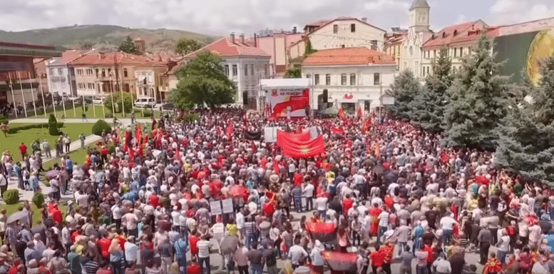 Macedoni a favore di referendum per nome Macedonia - Foto da Video Euronews