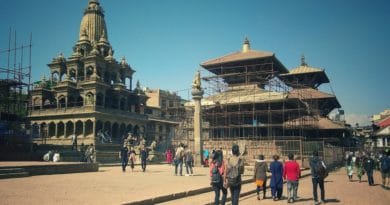 Kathmandu, città ‘senza freni’ e disagio post-terremoto Kathmandu, città ‘senza freni’ e disagio post-terremoto