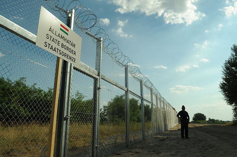 Barriera di confine Ungheria-Serbia, Wikimedia Commons