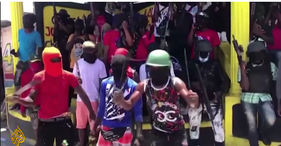 Bande armate nella capitale di Haiti - Foto da video di Al Jazeera