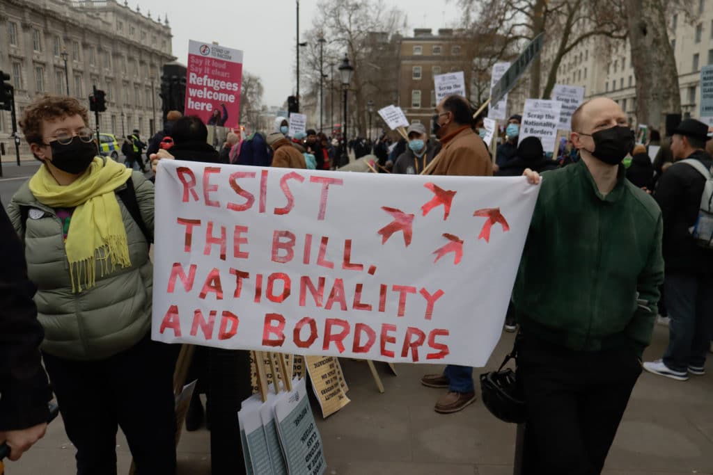 Manifestazione a Downing Street contro il Nationality and Borders Bill