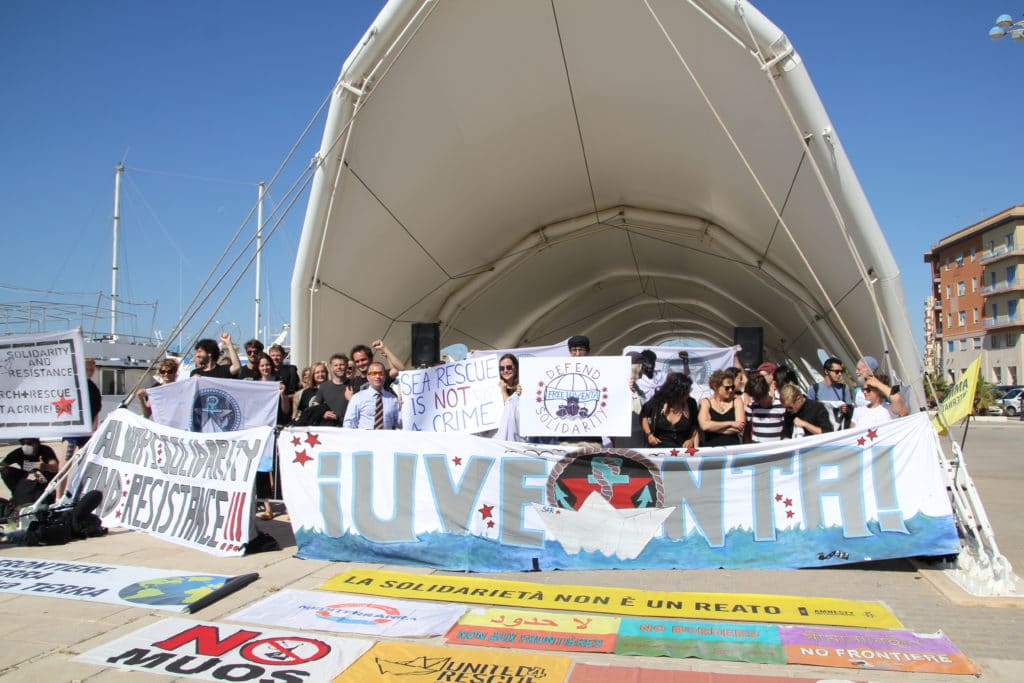 Manifestazione di sostegno all'equipaggio della Iuventa. Trapani, Sicilia. 21 Maggio 2022. Foto di Alessandro Luparello