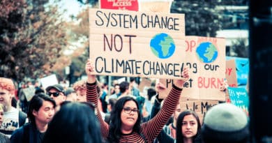 Gli attivisti del clima riportano la contestazione nei luoghi pubblici