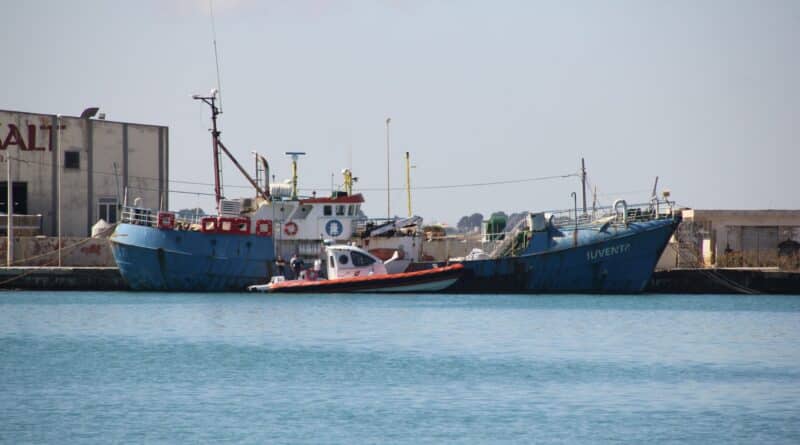 Nave umanitaria Iuventa, da anni bloccata al porto. Trapani, Maggio 2022. Foto di Alessandro Luparello