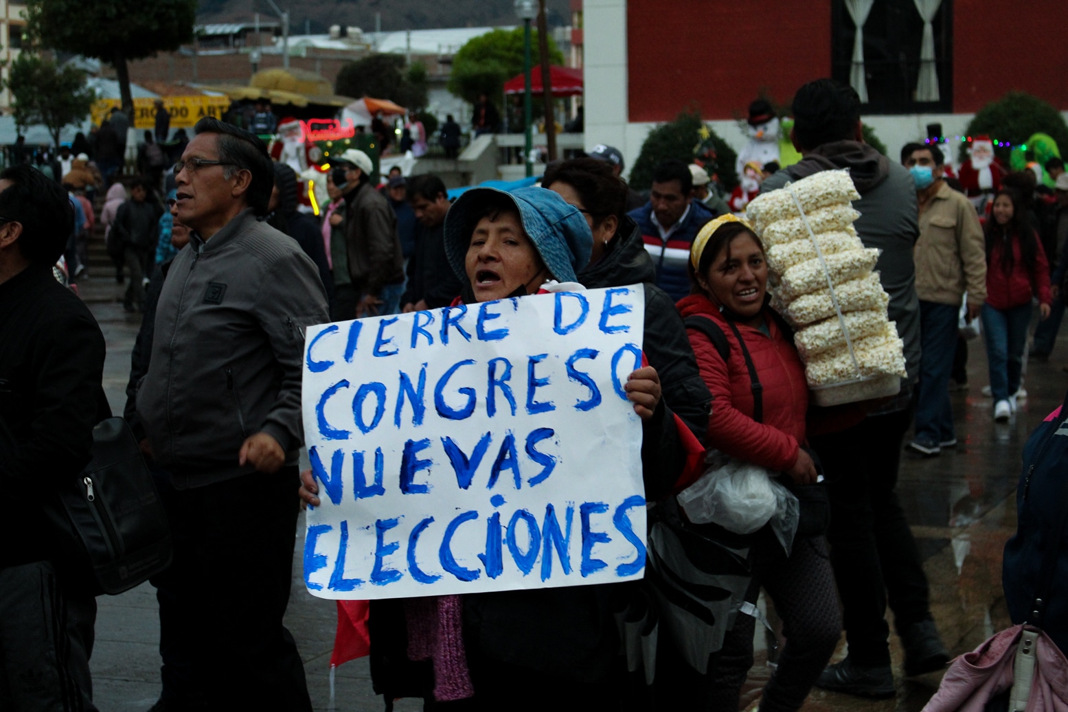 Manifestazione a Huancayo il 9 dicembre 2022. Foto di Giancarlo Granza da Wikimedia Commons in licenza CC