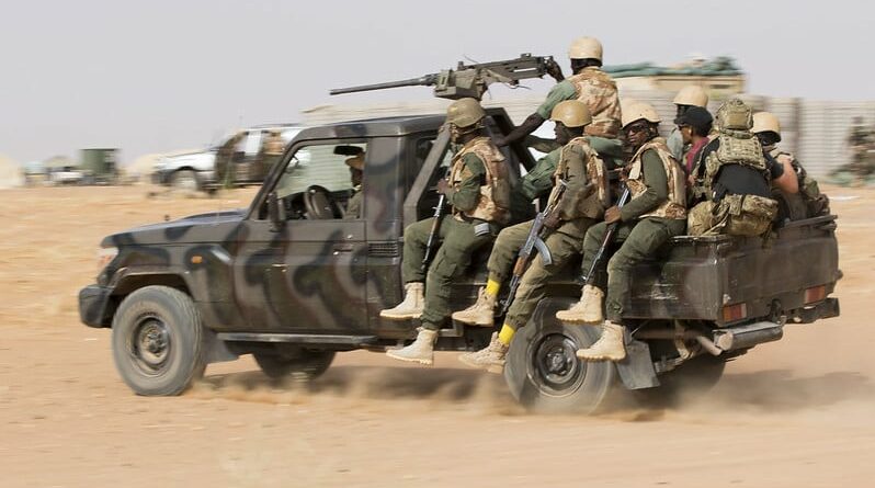 Addestramento soldati nigeriani ad Agadez. Immagine ripresa da Flickr/US Africa Command in licenza CC